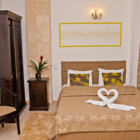 Hotel Belleville Iasi Bagian luar foto