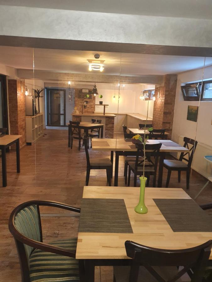 Hotel Belleville Iasi Bagian luar foto