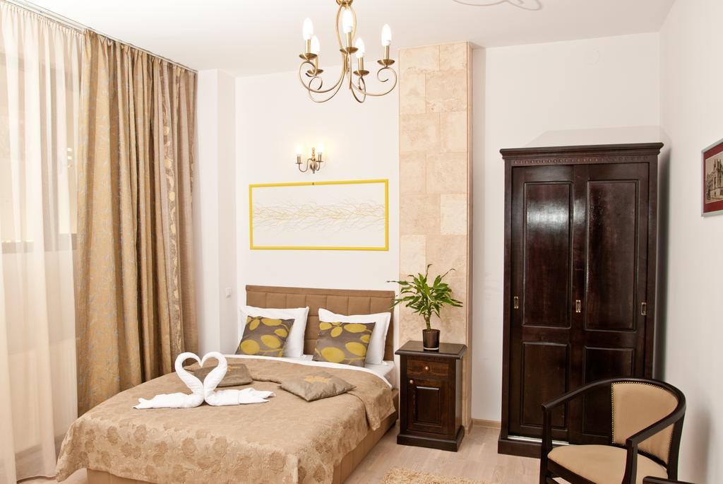 Hotel Belleville Iasi Bagian luar foto