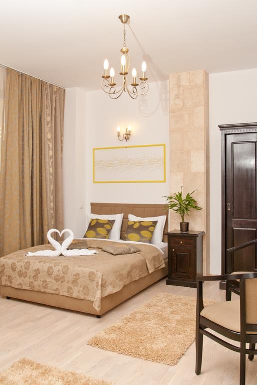 Hotel Belleville Iasi Bagian luar foto
