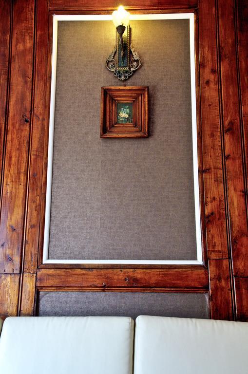 Hotel Belleville Iasi Bagian luar foto