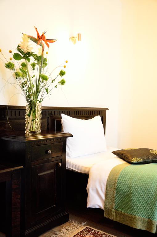 Hotel Belleville Iasi Bagian luar foto