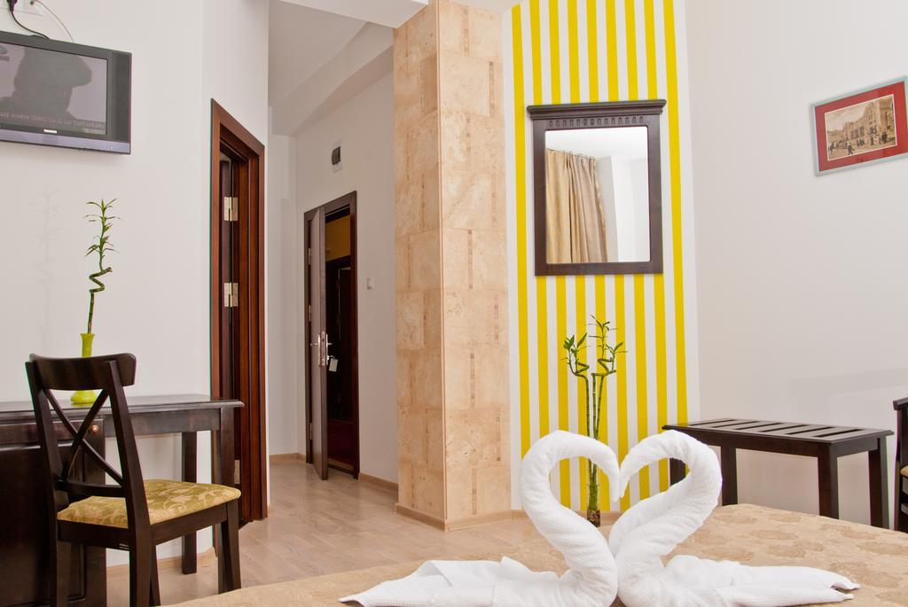 Hotel Belleville Iasi Bagian luar foto