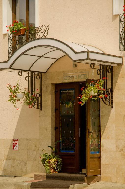 Hotel Belleville Iasi Bagian luar foto