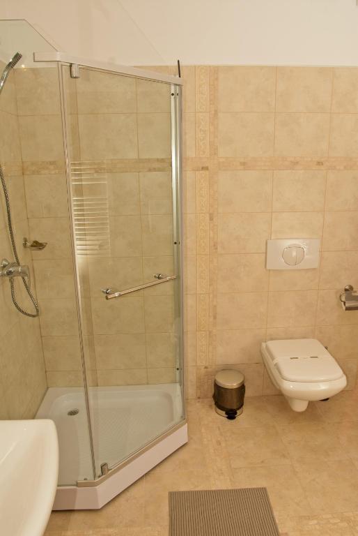 Hotel Belleville Iasi Bagian luar foto