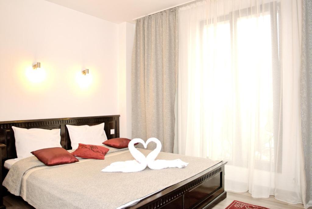 Hotel Belleville Iasi Bagian luar foto