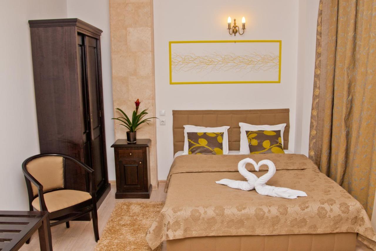 Hotel Belleville Iasi Bagian luar foto